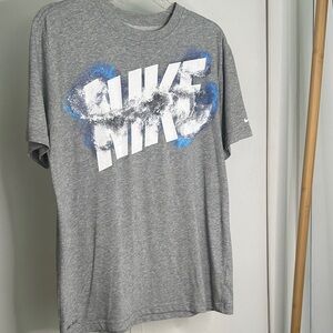 Nike Gray and Blue Graphic‎ Tee size large